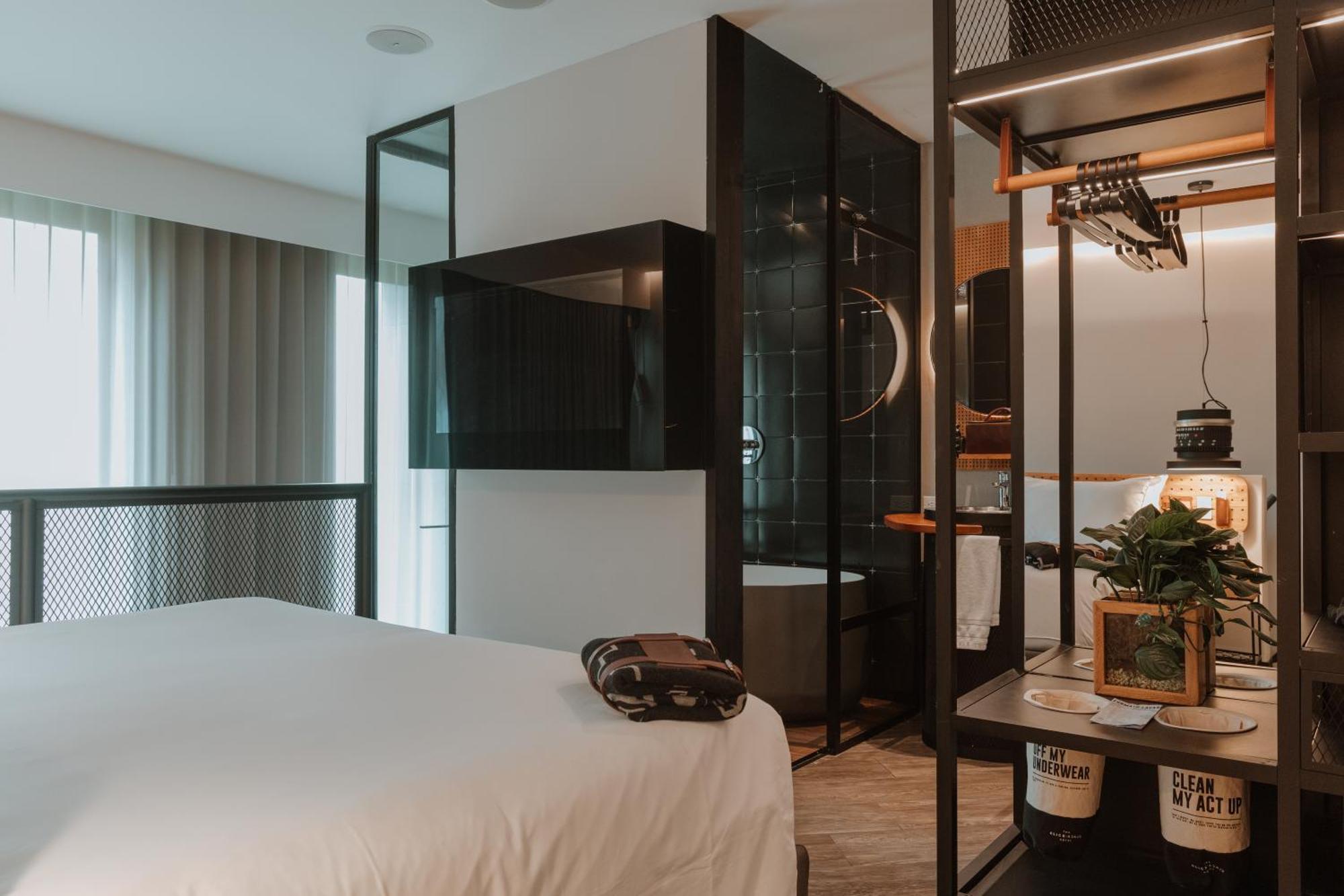 The Click Clack Hotel Медельин Экстерьер фото A room at the hotel