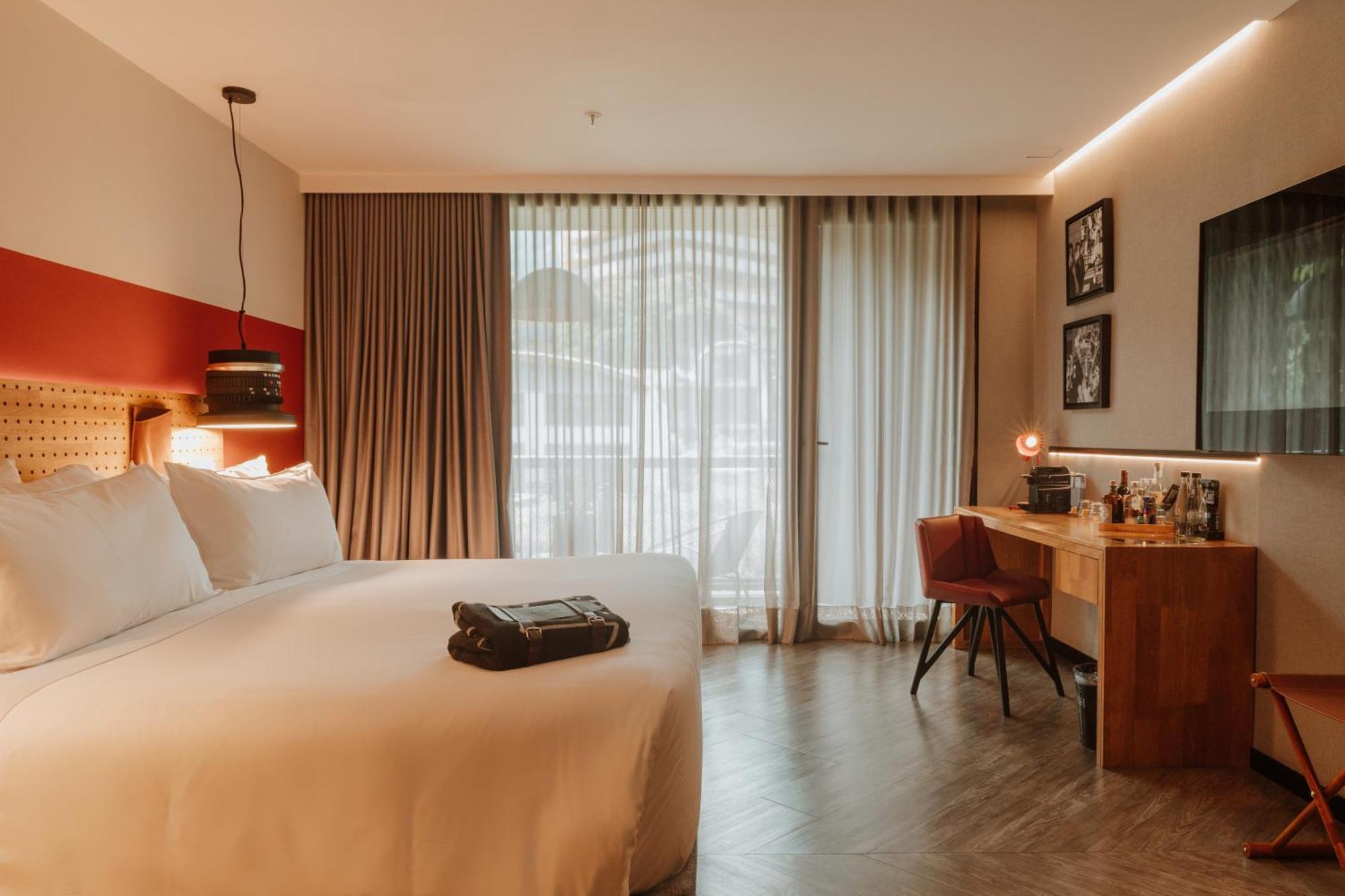 The Click Clack Hotel Медельин Экстерьер фото A room at the hotel