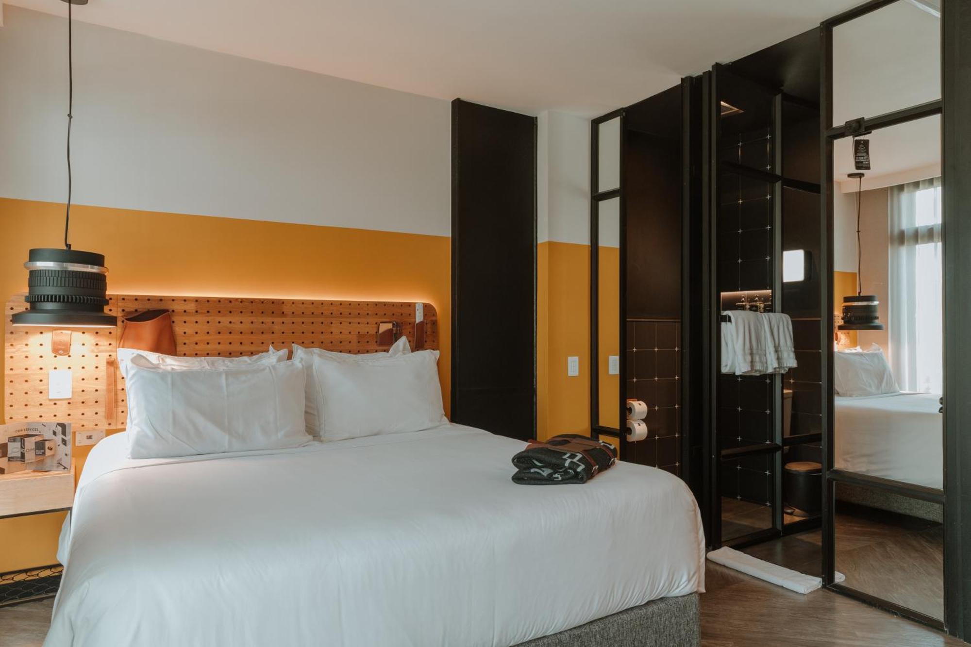 The Click Clack Hotel Медельин Экстерьер фото A room at the hotel
