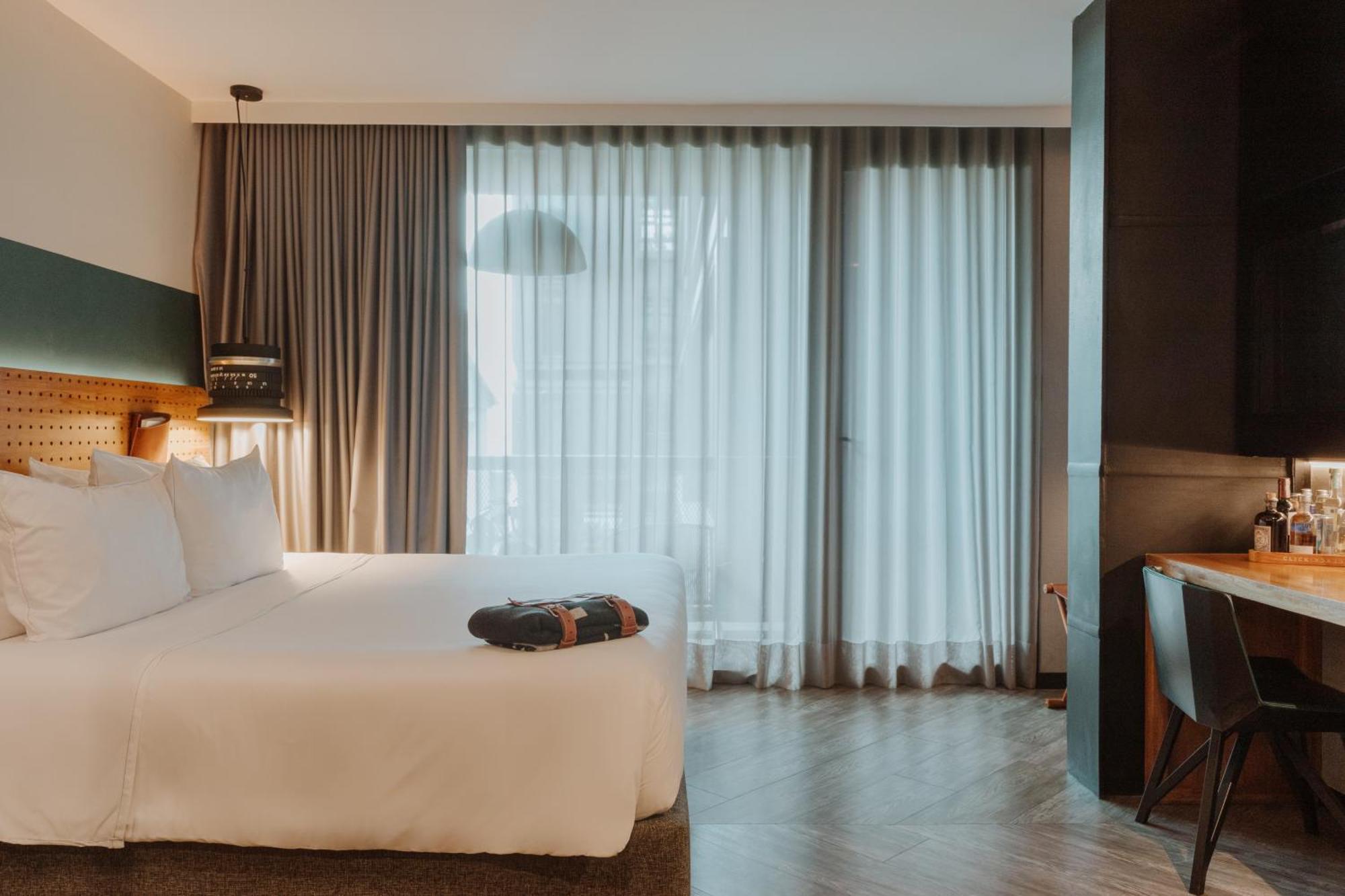 The Click Clack Hotel Медельин Экстерьер фото A room at the hotel