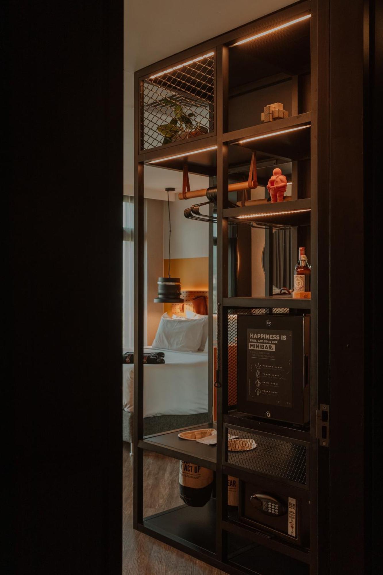 The Click Clack Hotel Медельин Экстерьер фото A room at the hotel