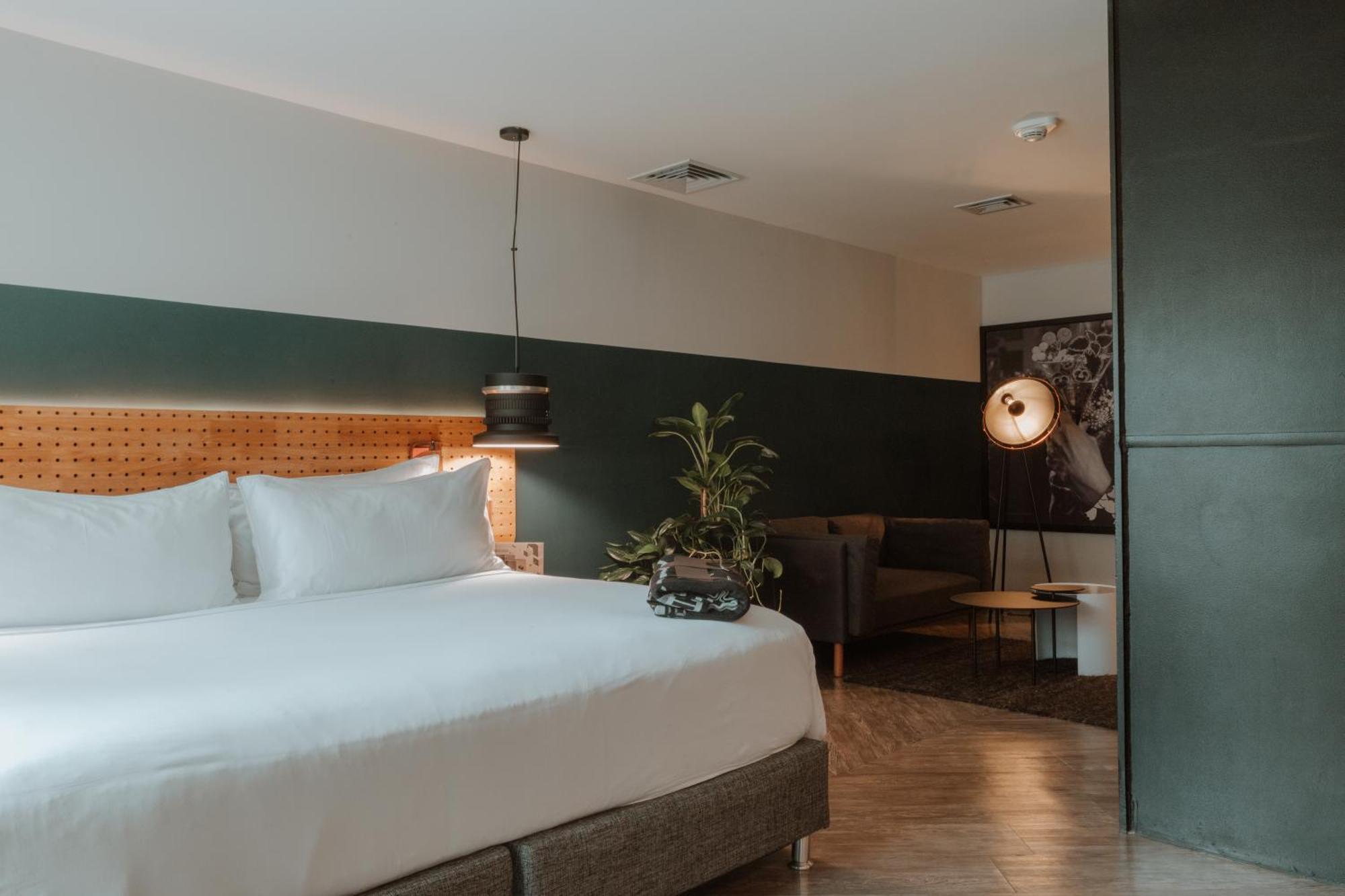 The Click Clack Hotel Медельин Экстерьер фото A room at the hotel