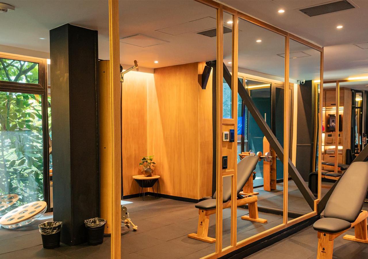 The Click Clack Hotel Медельин Экстерьер фото The gym at the hotel